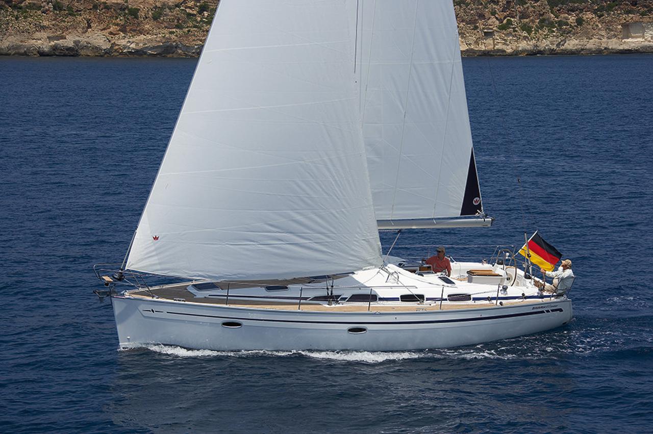 Charter Bavaria 40 Cruiser "Fenix" in Pirovac | Nautilus