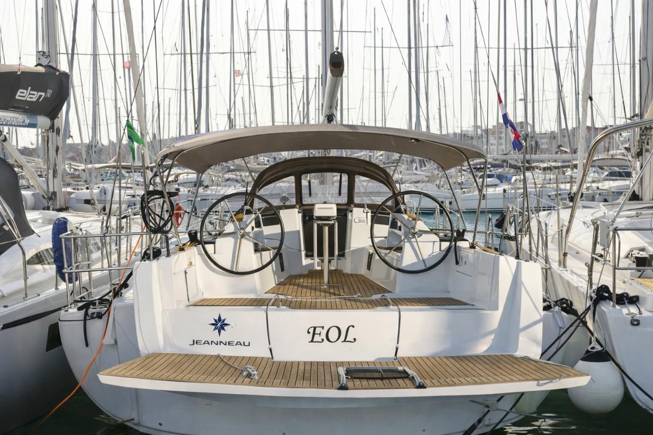 Charter Sun Odyssey 389 "Eol" in Biograd na Moru | Nautilus