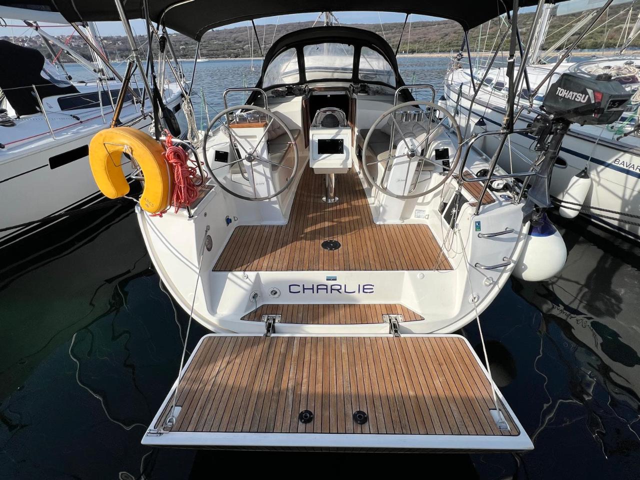 Charter Bavaria Cruiser 34 - 2 cab. "Charlie" in Punat | Nautilus