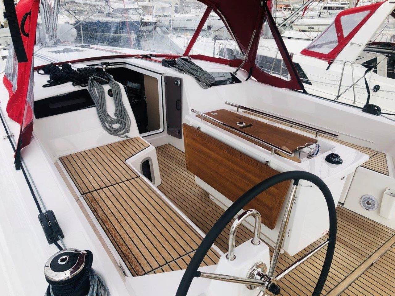 Noleggio Oceanis 40.1 - 3 cab. "Azorian" a Split | Nautilus - Slika 4