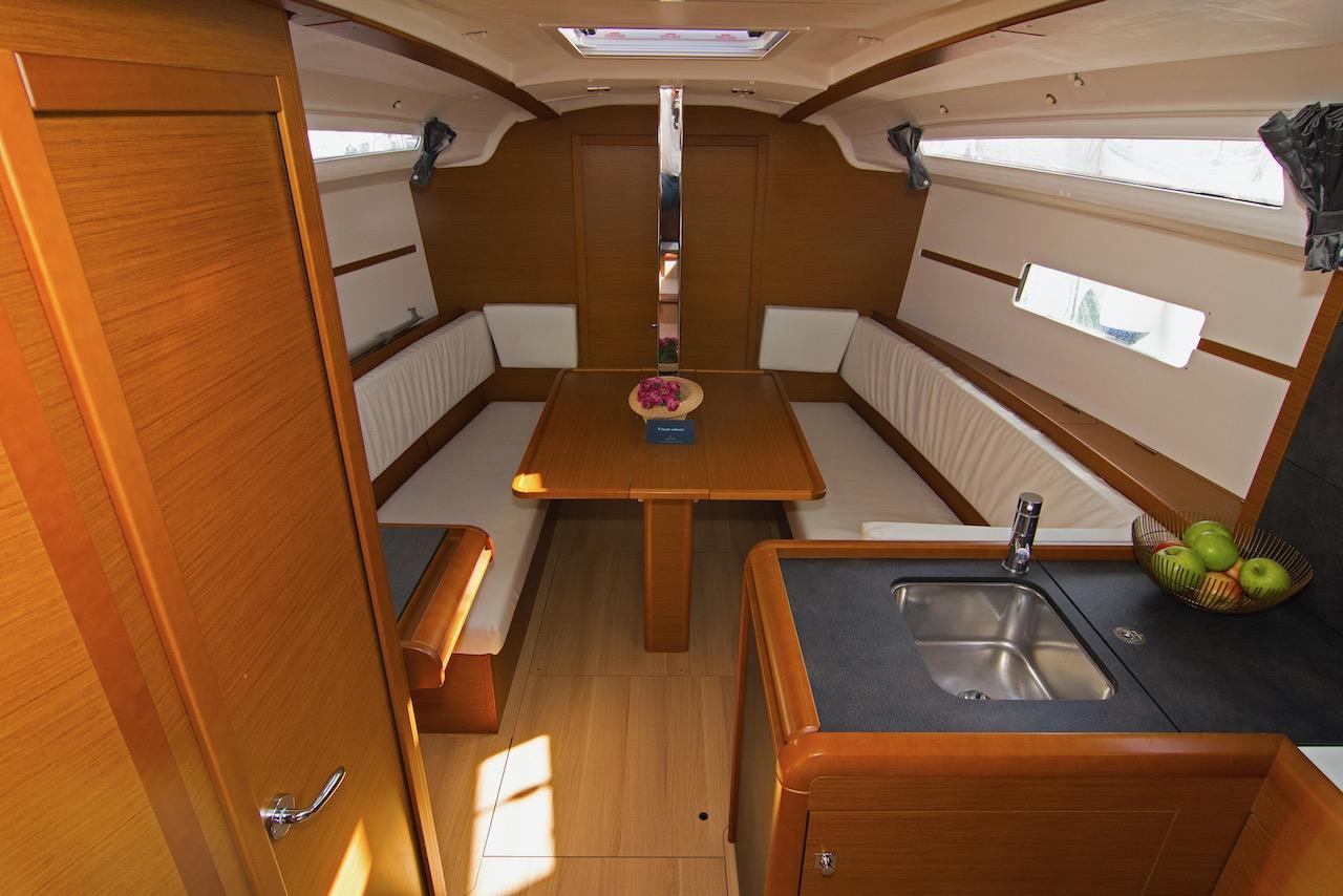 Charter Sun Odyssey 349 - 3 cab. "Cha - Cha" in Split | Nautilus - Slika 4