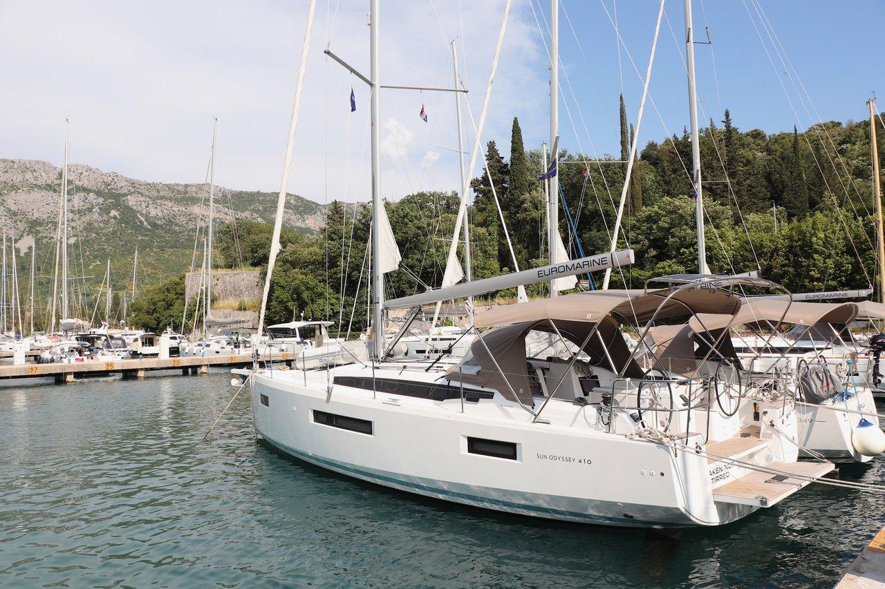 Noleggio Sun Odyssey 410 - 3 cab. "Shaken Not Stirred" a Dubrovnik | Nautilus