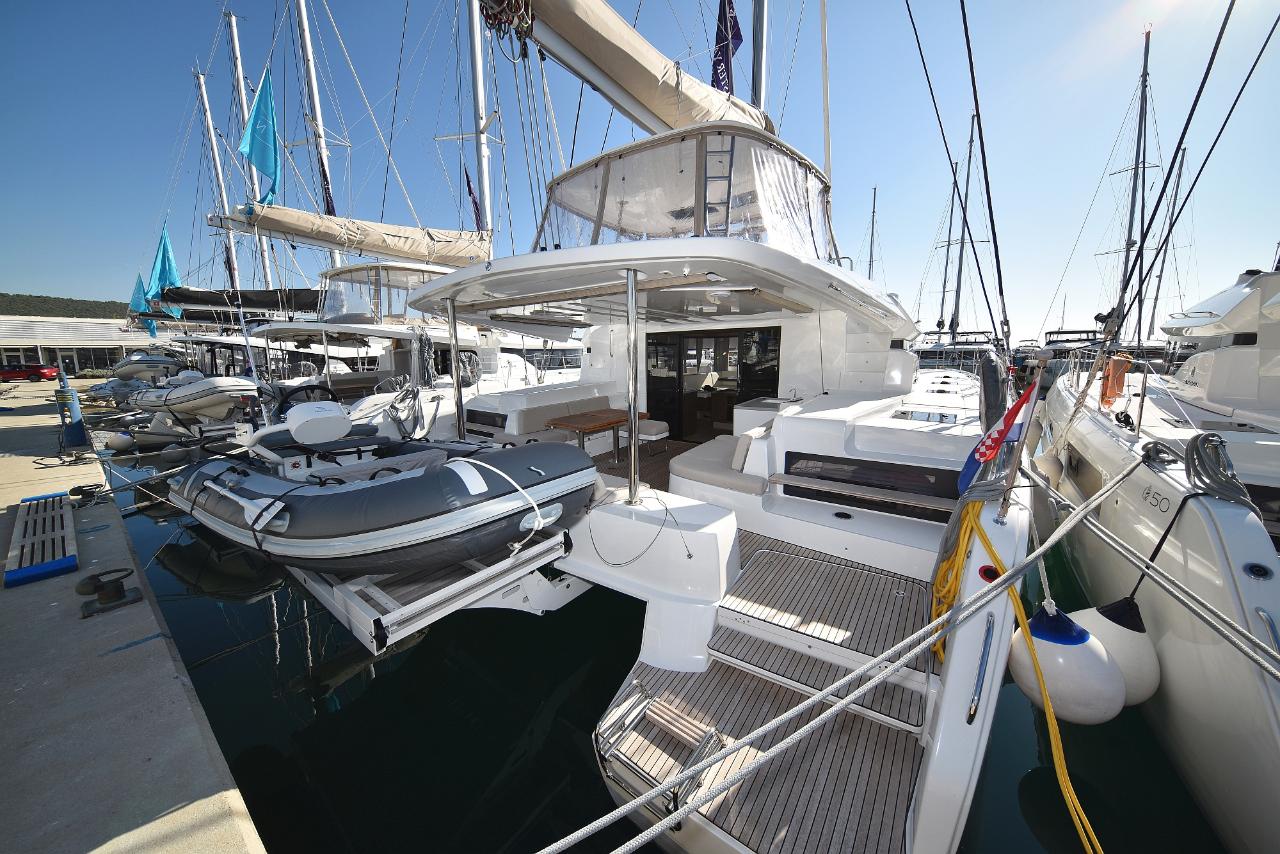 Charter Lagoon 50 - 6 + 1 cab. "Shadow" in Sukošan | Nautilus