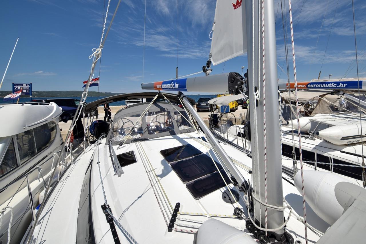 Najam Bavaria Cruiser 37 - 3 cab. "Jazz Band" u destinaciji Pirovac | Nautilus - Slika 3