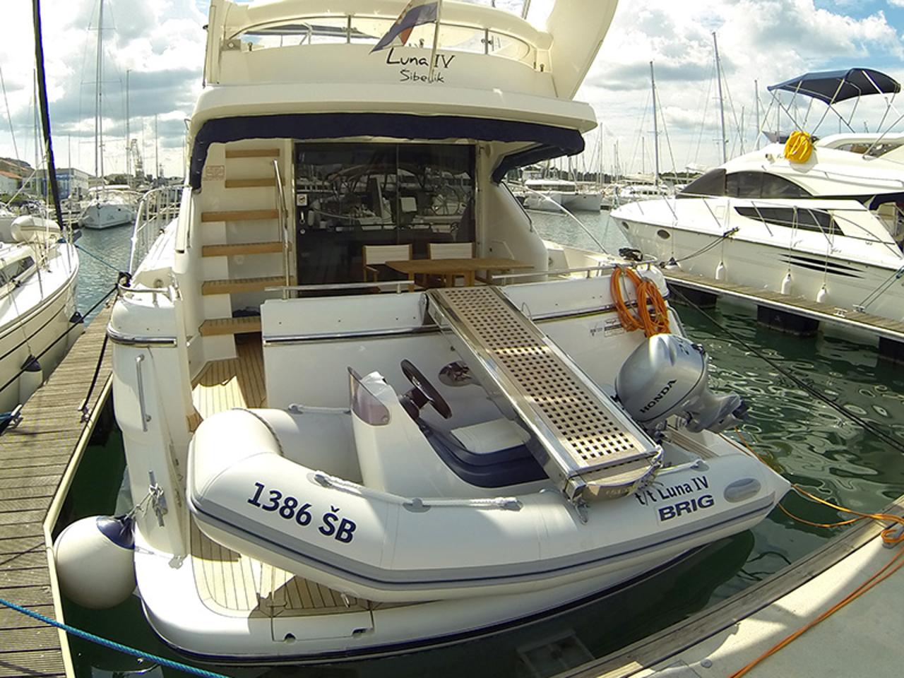 Najam Fairline Phantom 50 "Luna IV" u destinaciji Šibenik | Nautilus - Slika 4