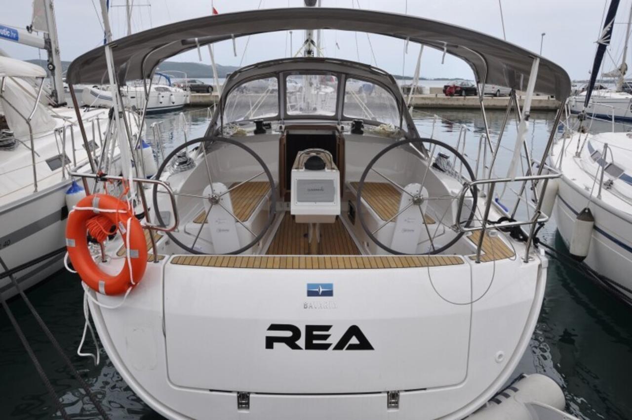 Najam Bavaria Cruiser 37 - 3 cab. "Rea" u destinaciji Biograd na Moru | Nautilus - Slika 3