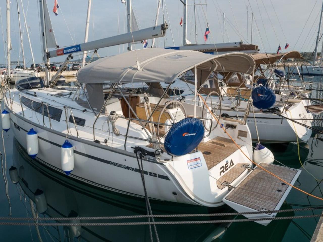 Najam Bavaria Cruiser 37 - 3 cab. "Rea" u destinaciji Biograd na Moru | Nautilus - Slika 4