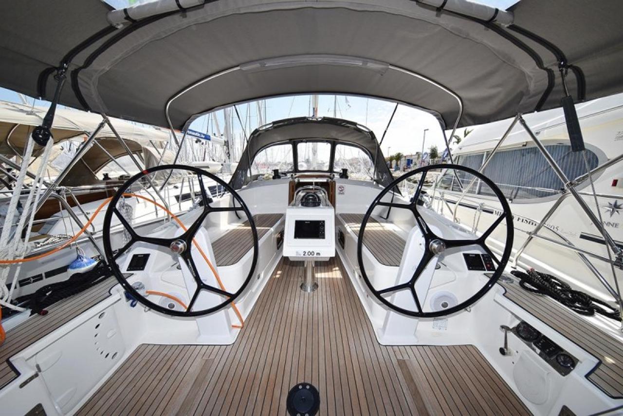 Najam Bavaria Cruiser 37 - 3 cab. "Sofija" u destinaciji Biograd na Moru | Nautilus - Slika 4