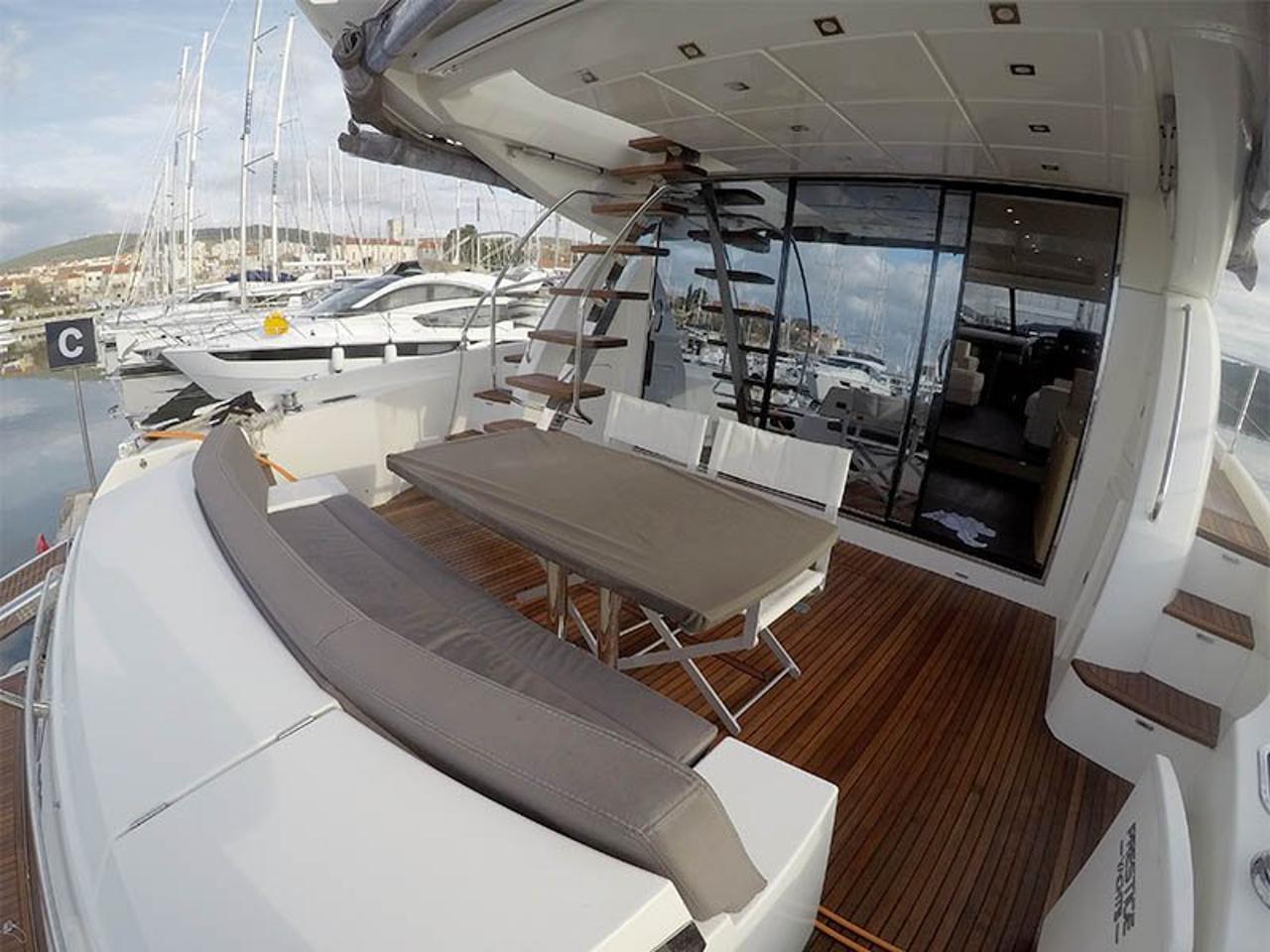 Najam Prestige 620 S "Jana" u destinaciji Šibenik | Nautilus - Slika 4
