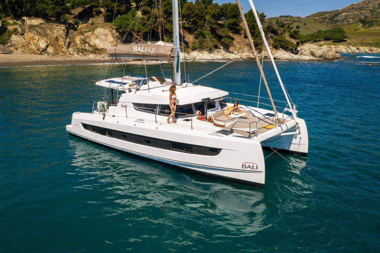 Najam Bali 4.2 "Arveskida II" u destinaciji Figari/Golfo Aranci | Nautilus