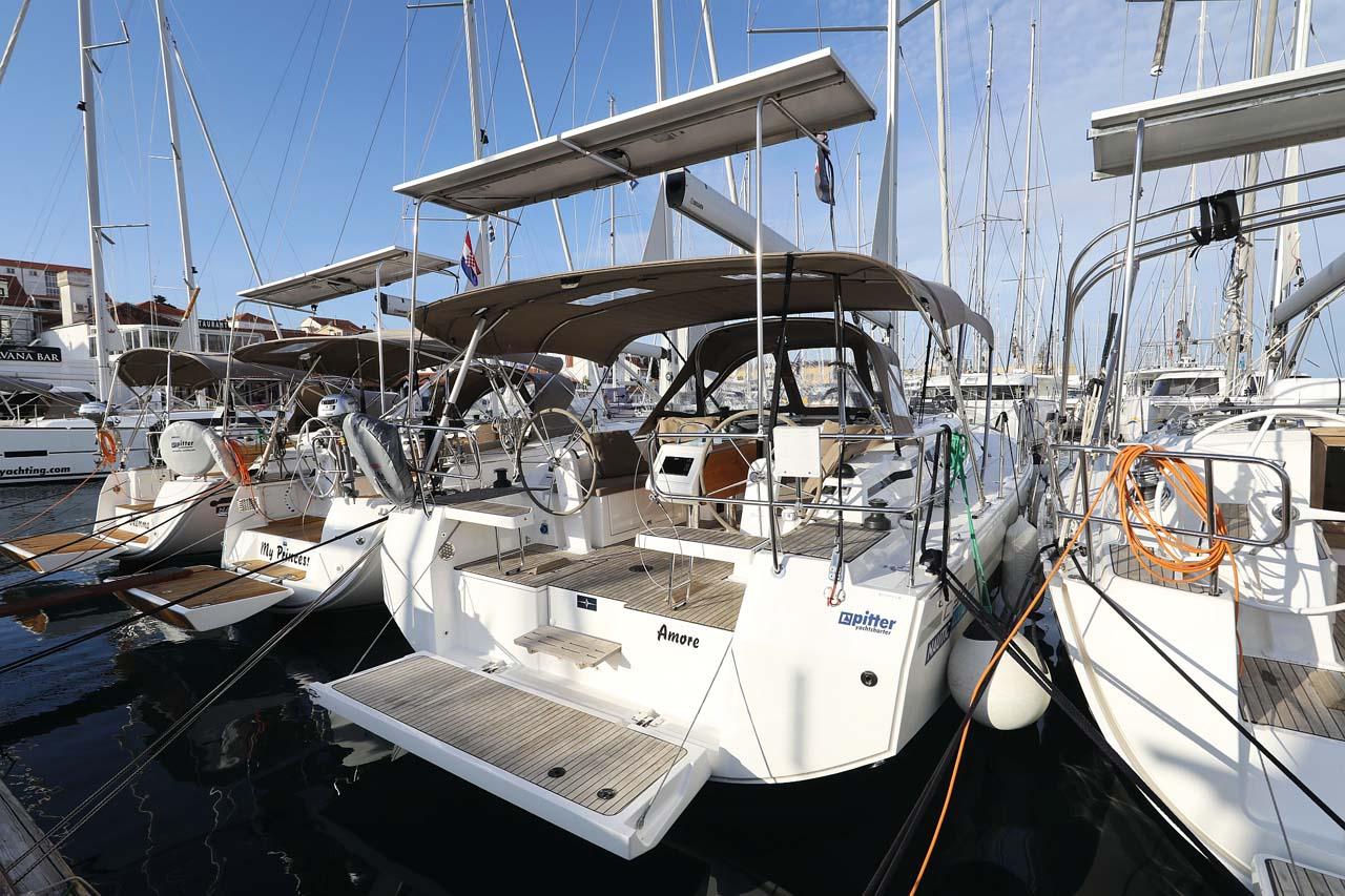 Najam Bavaria C38 Style "Amore" u destinaciji Trogir | Nautilus - Slika 3