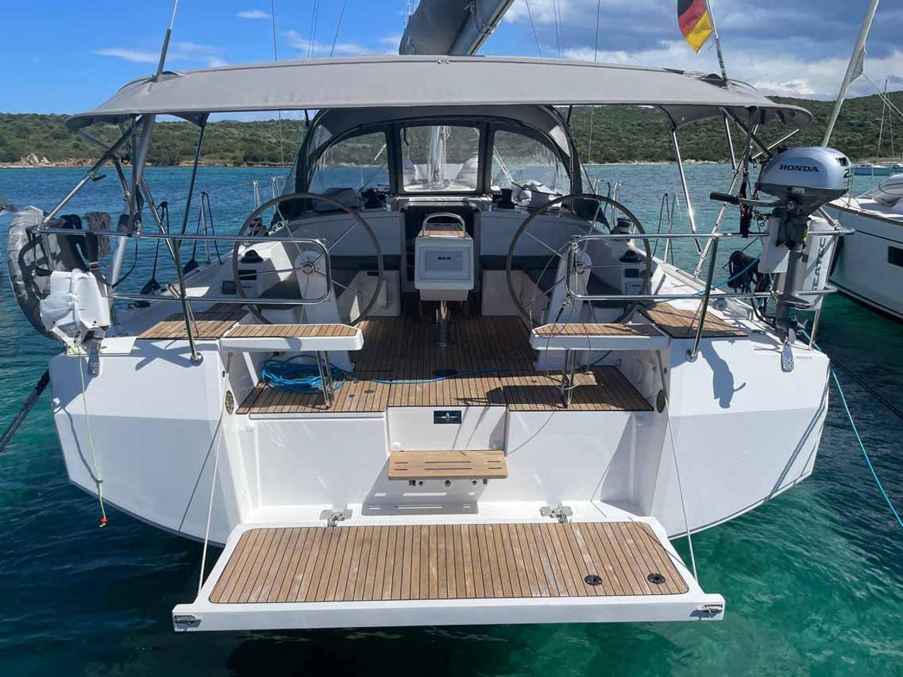 Najam Bavaria C42 "Paella" u destinaciji Figari/Golfo Aranci | Nautilus