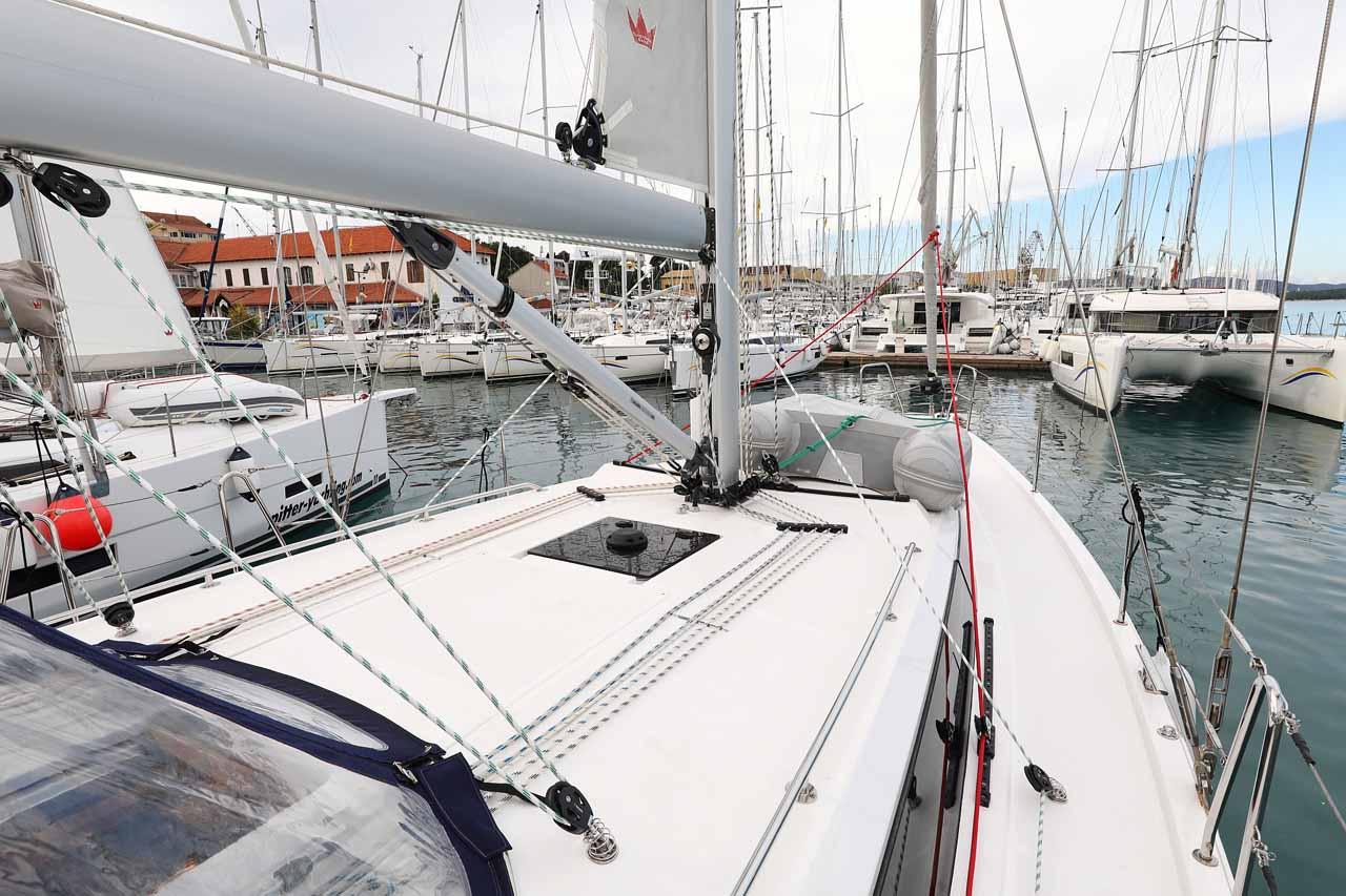 Najam Bavaria C42 "Valentin" u destinaciji Trogir | Nautilus - Slika 4