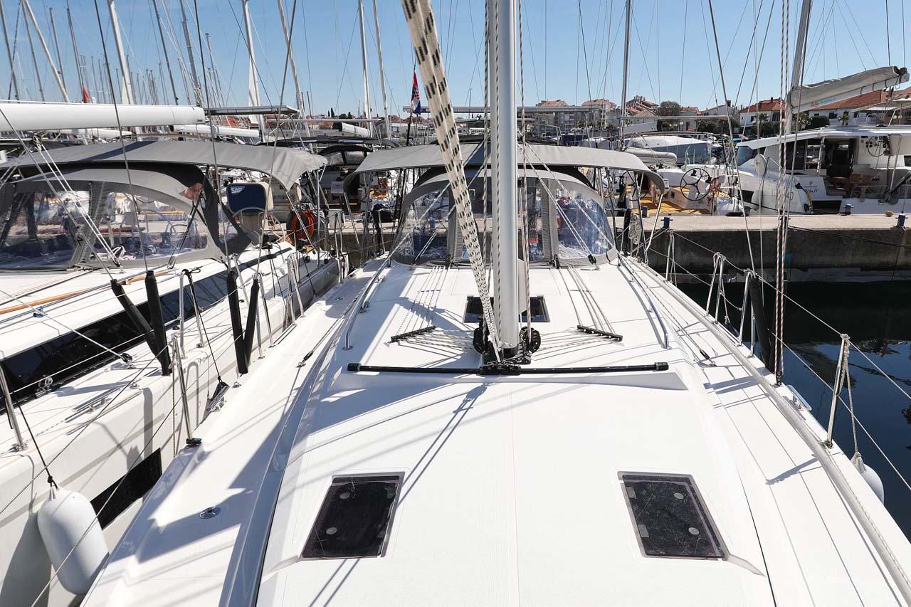Najam Bavaria C42 Style "Antares" u destinaciji Biograd na Moru | Nautilus - Slika 4