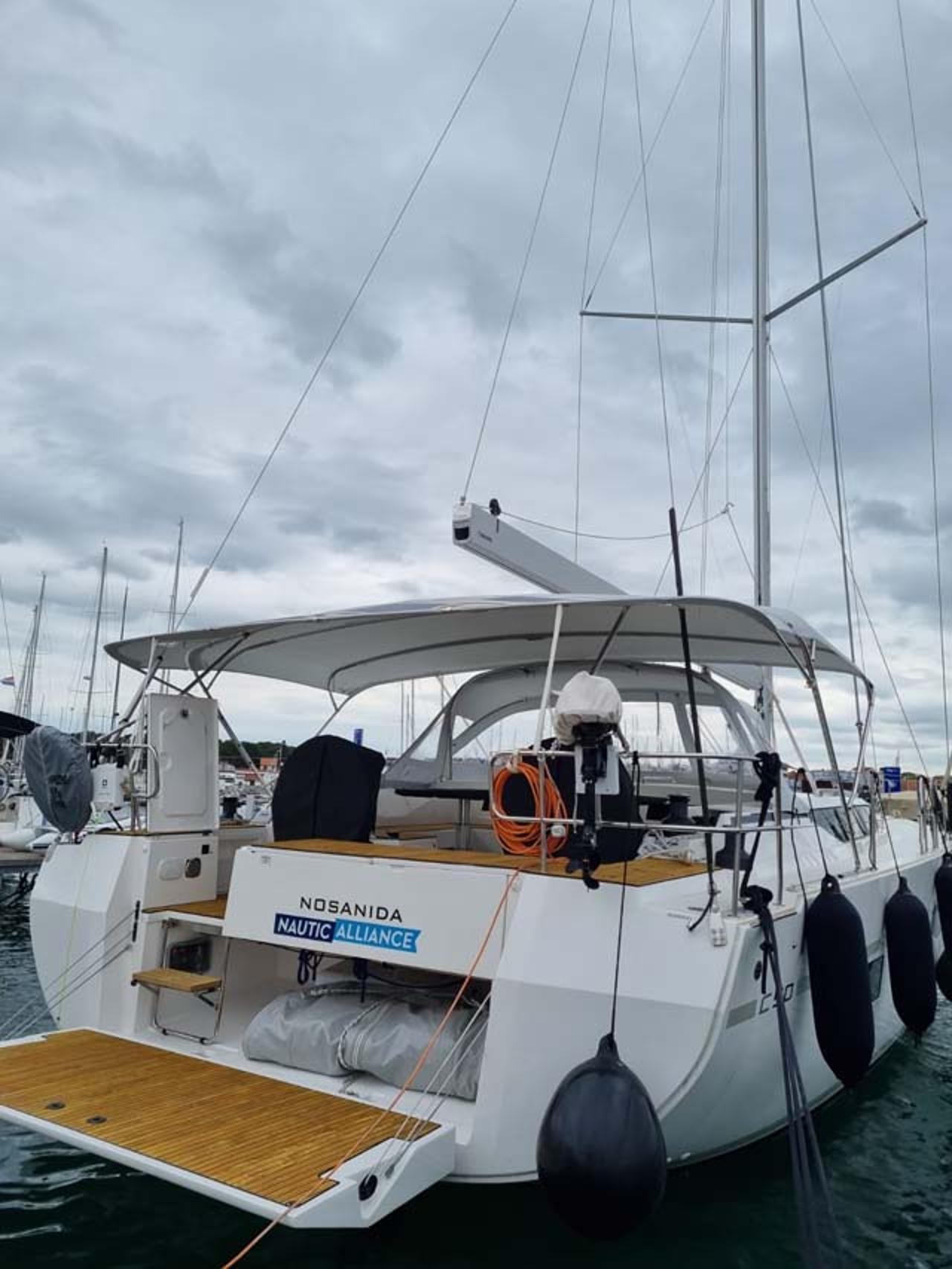 Charter Bavaria C50 Style - 4 + 1 cab. "Nosanida" in Biograd na Moru | Nautilus - Slika 3