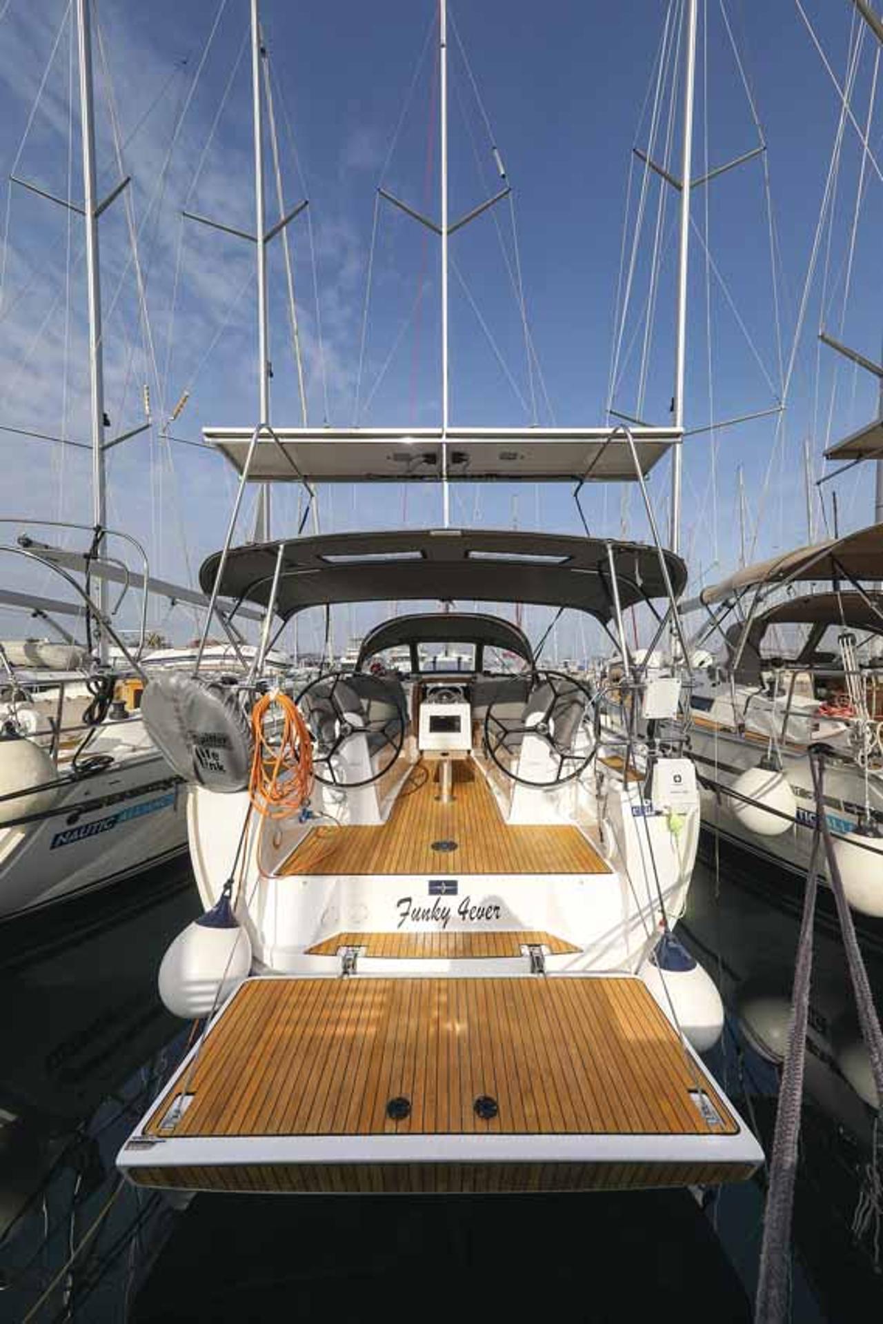 Charter Bavaria Cruiser 34 - 2 cab. "Funky 4ever" in Biograd na Moru | Nautilus - Slika 3