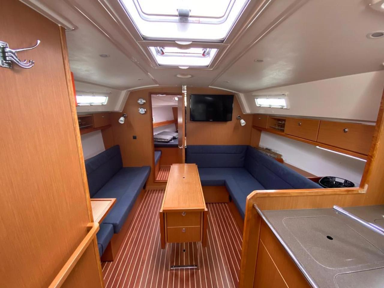 Charter Bavaria Cruiser 36 "Bluesbreaker" in Lelystad | Nautilus - Slika 4
