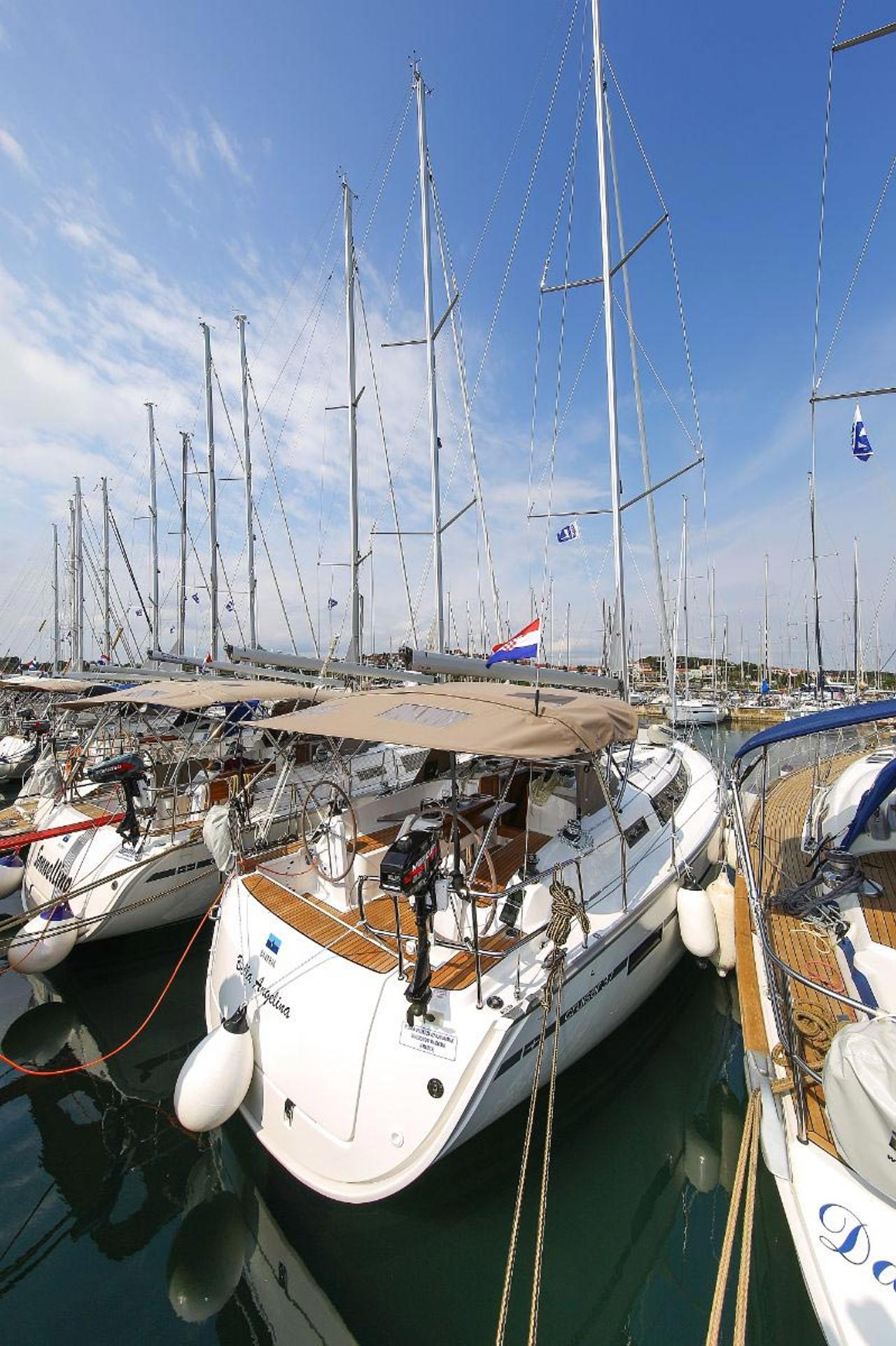 Charter Bavaria Cruiser 37 - 3 cab. "Bella Angelina" in Pula | Nautilus - Slika 3