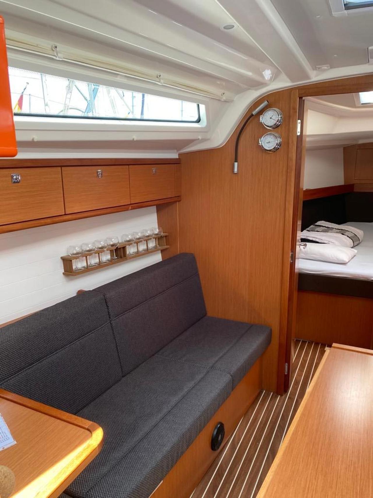 Charter Bavaria Cruiser 37 - 3 cab. "Papajoe" in Lelystad | Nautilus - Slika 3