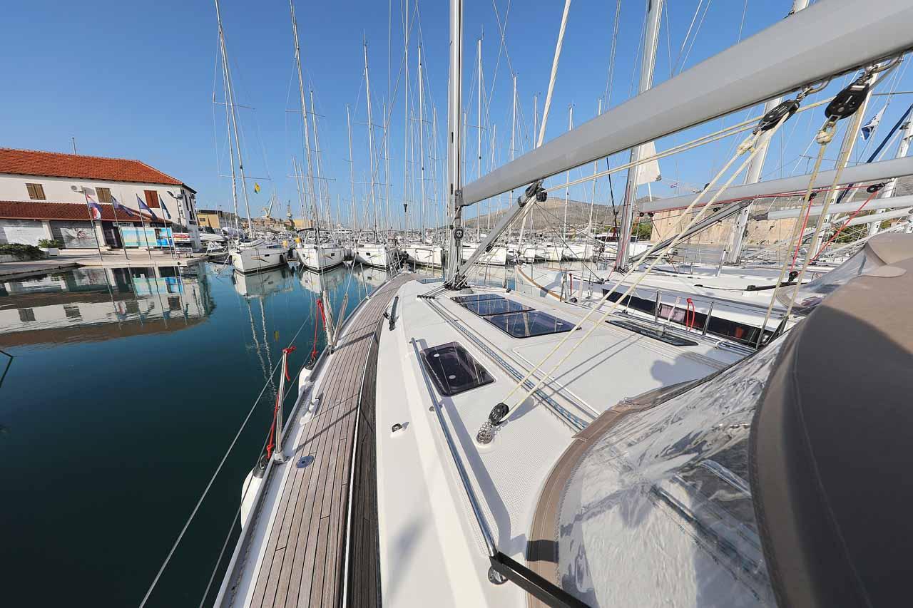 Charter Bavaria Cruiser 37 - 3 cab. "Sursulapitschi" in Pula | Nautilus - Slika 4