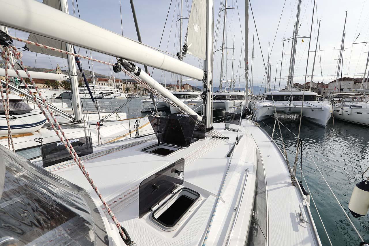 Charter Bavaria Cruiser 41 Style "Anegada" in Trogir | Nautilus - Slika 4