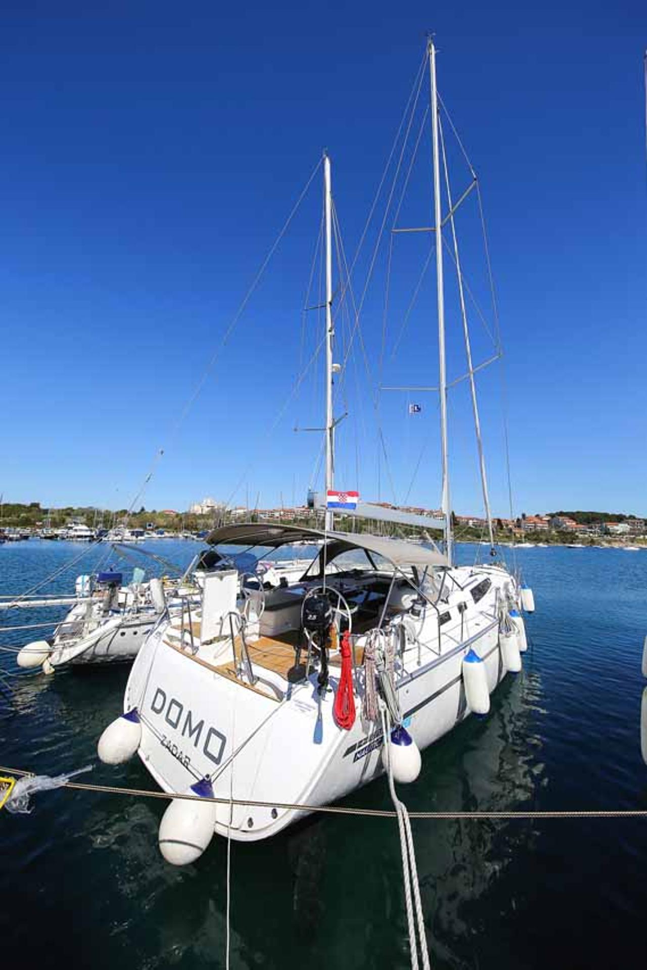 Najam Bavaria Cruiser 56 - 5 + 1 cab. "Domo" u destinaciji Pula | Nautilus - Slika 4