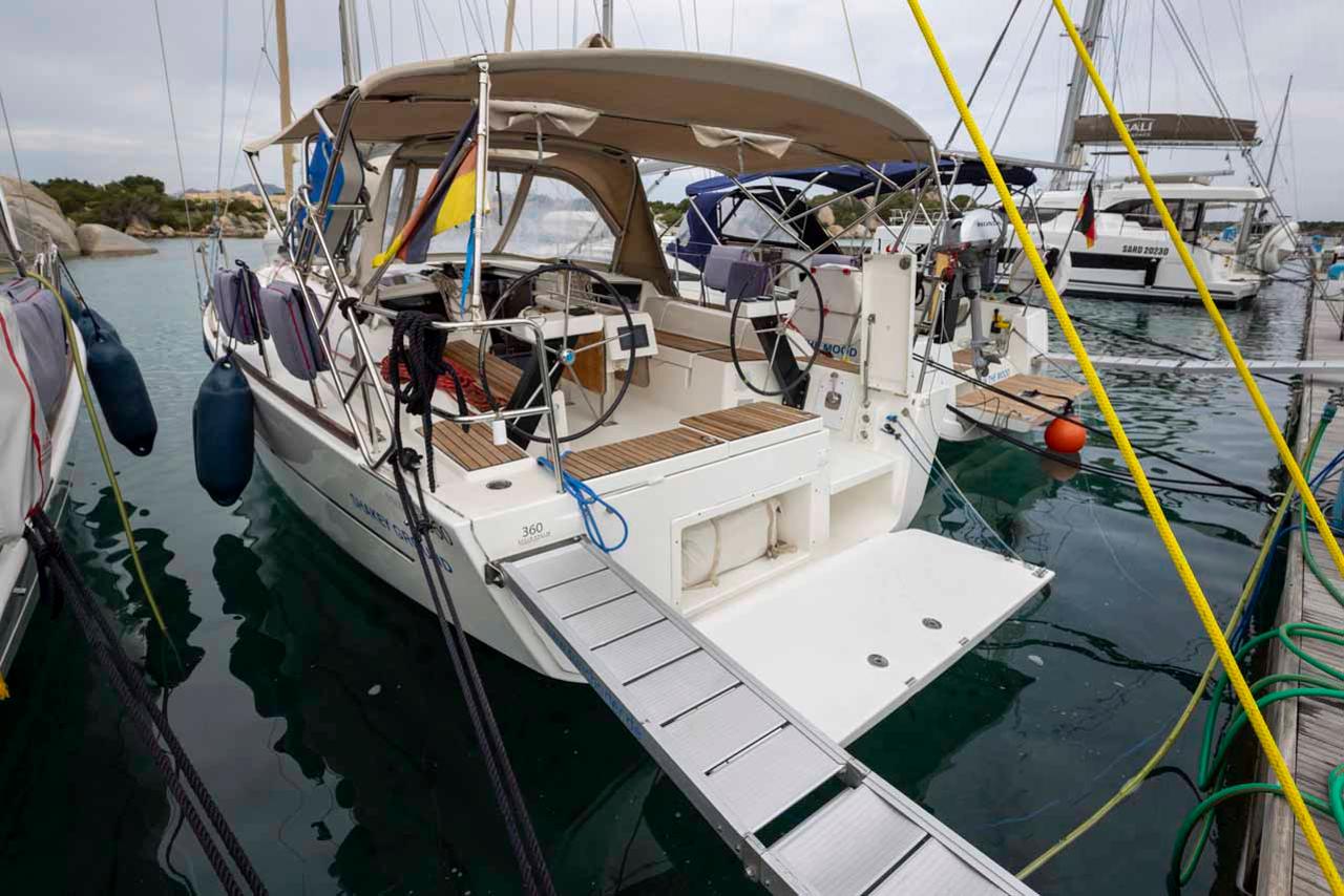 Najam Dufour 360 GL - 3 cab. "Shakey Ground" u destinaciji Figari/Golfo Aranci | Nautilus - Slika 3