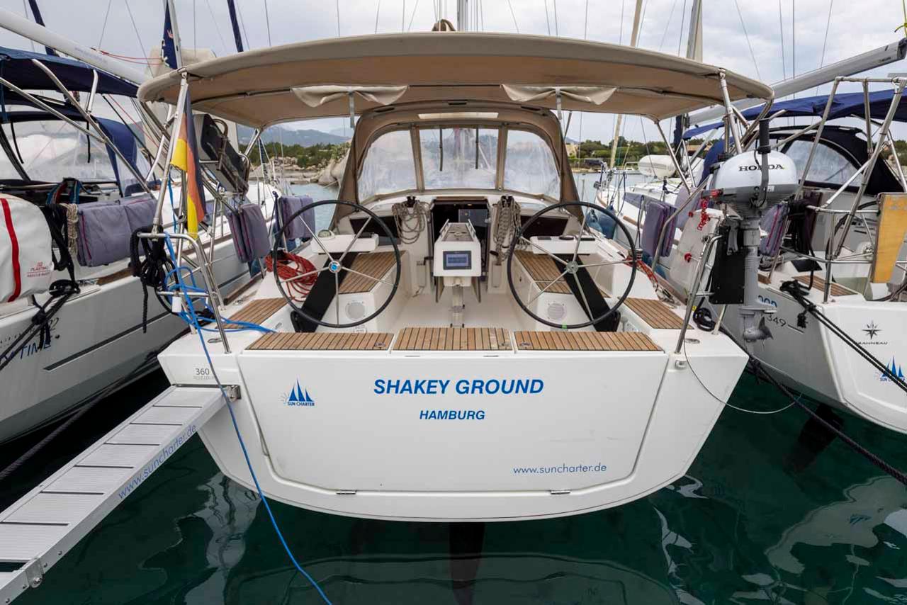 Najam Dufour 360 GL - 3 cab. "Shakey Ground" u destinaciji Figari/Golfo Aranci | Nautilus