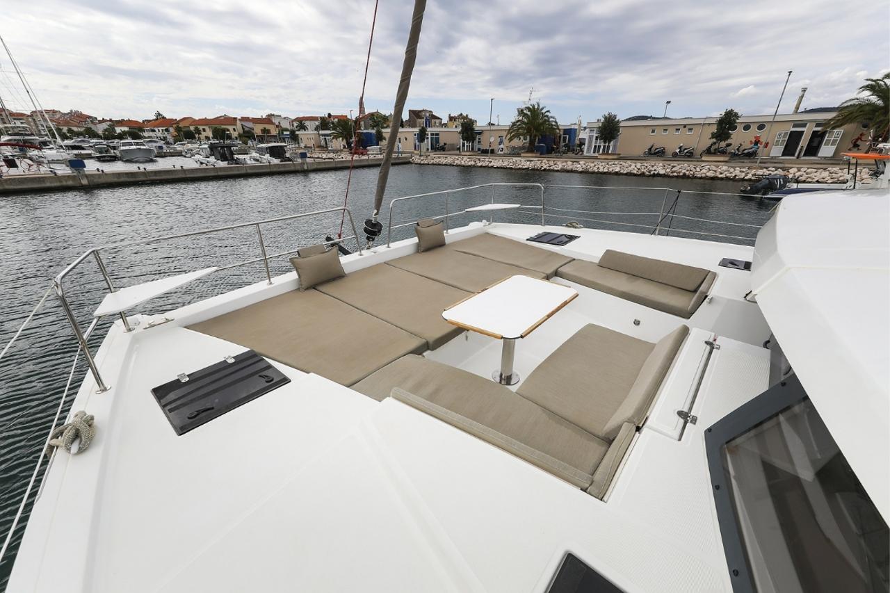 Charter Bali 4.2 - 4 + 1 cab. "Holiday Inn" in Biograd na Moru | Nautilus - Slika 4