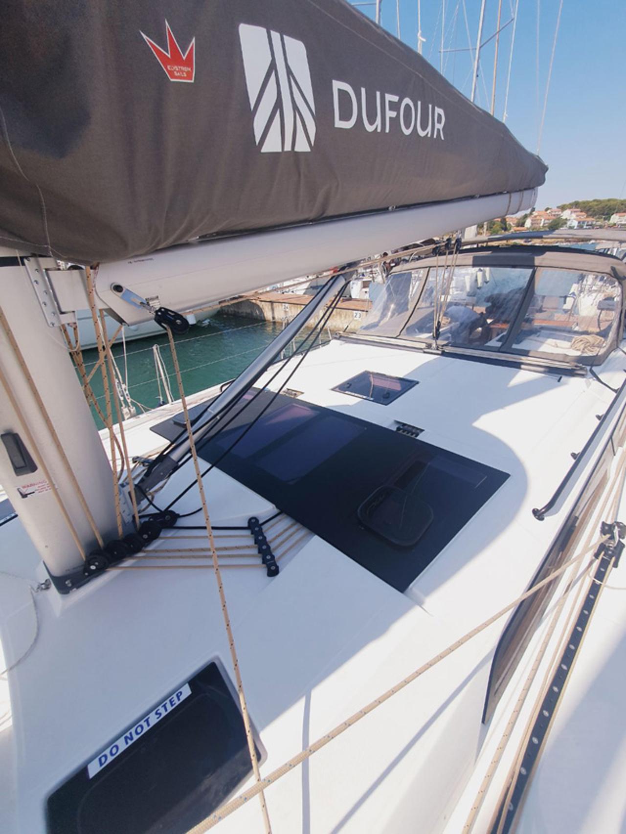 Najam Dufour 470 - 4 cab. "Sombra del Viento" u destinaciji Trogir | Nautilus - Slika 4