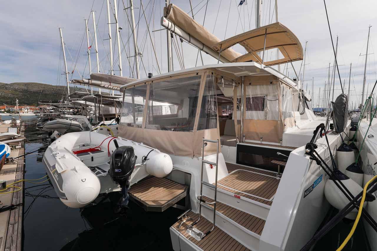 Najam Fountaine Pajot Astrea 42 - 4 + 2 cab. "Alchiba" u destinaciji Trogir | Nautilus - Slika 3