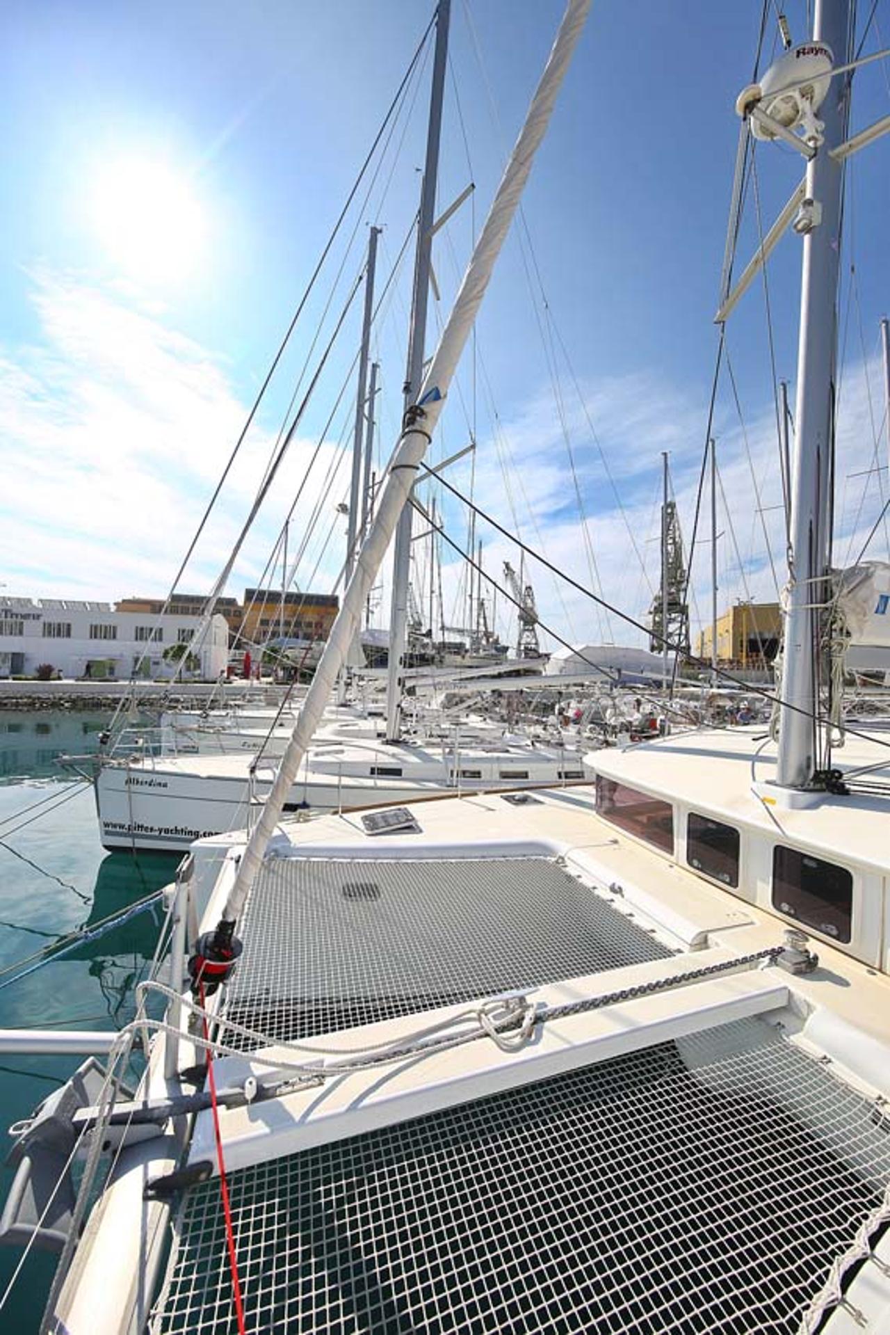 Charter Lagoon 400 S2 - 4 + 2 cab. "Elea" in Trogir | Nautilus - Slika 4