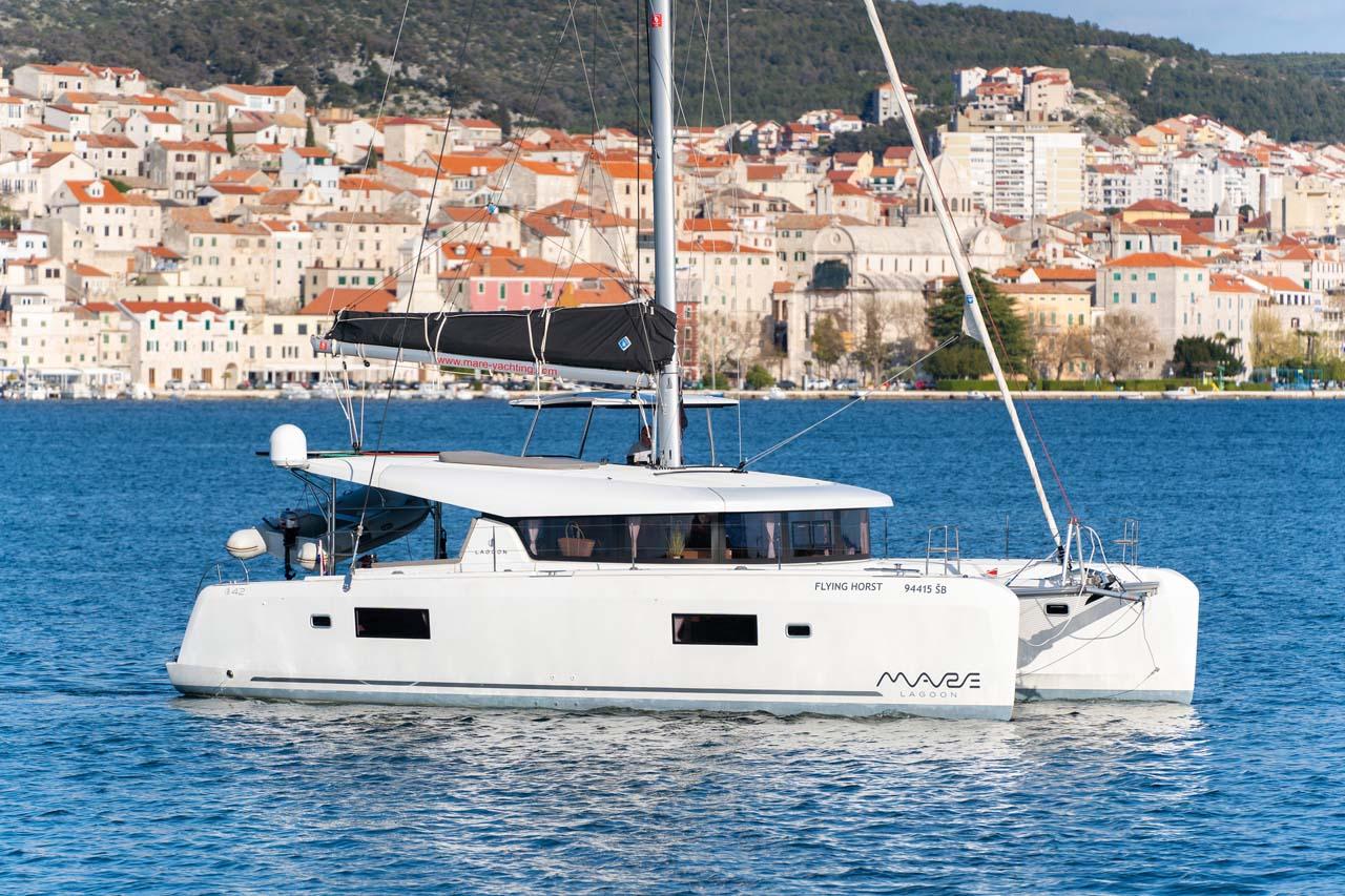 Charter Lagoon 42 - 4 + 2 cab. "Flying Horst" in Šibenik | Nautilus - Slika 3