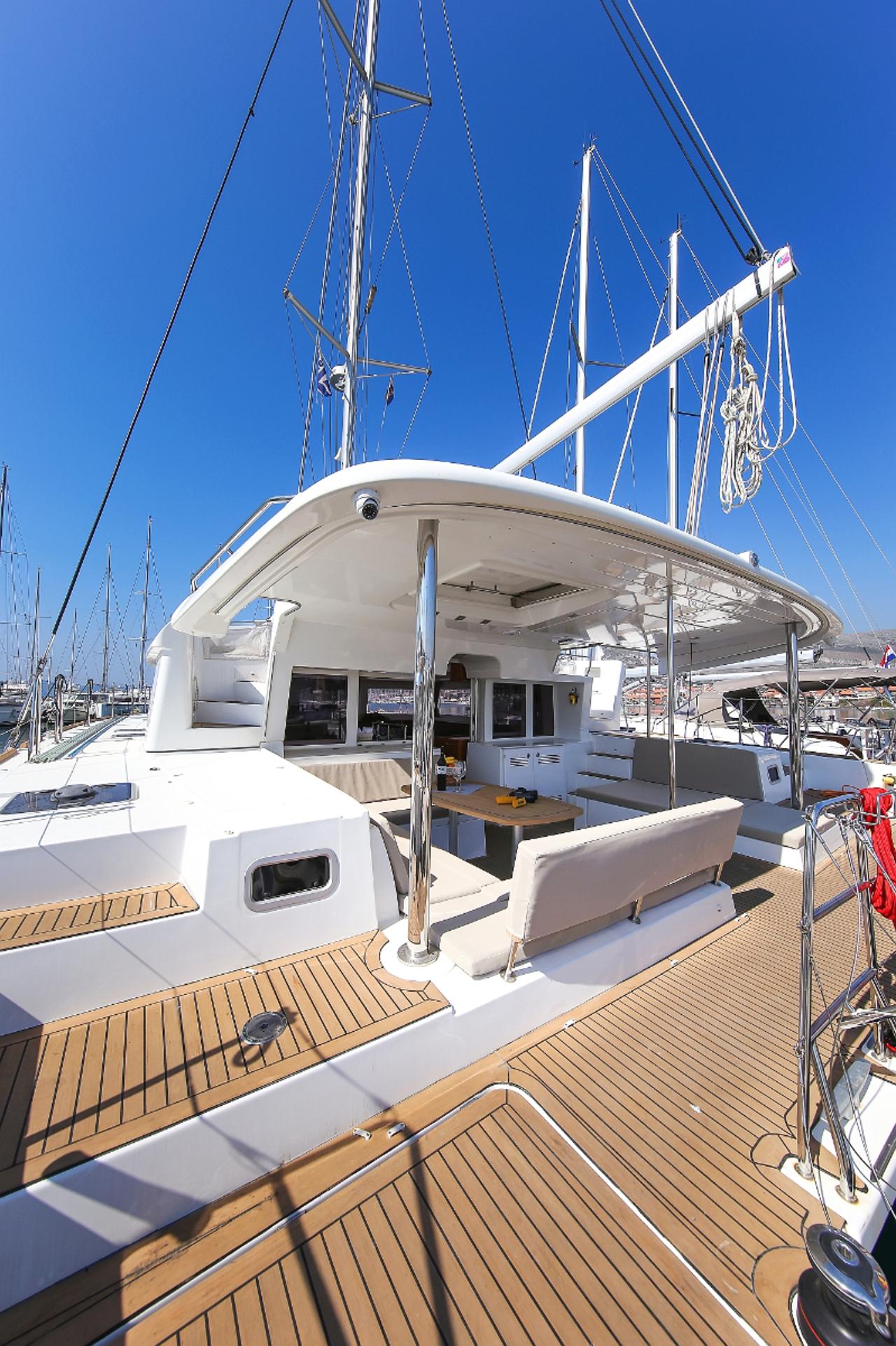 Noleggio Lagoon 450 F - 4 + 2 cab. "Fenadi" a Trogir | Nautilus - Slika 3