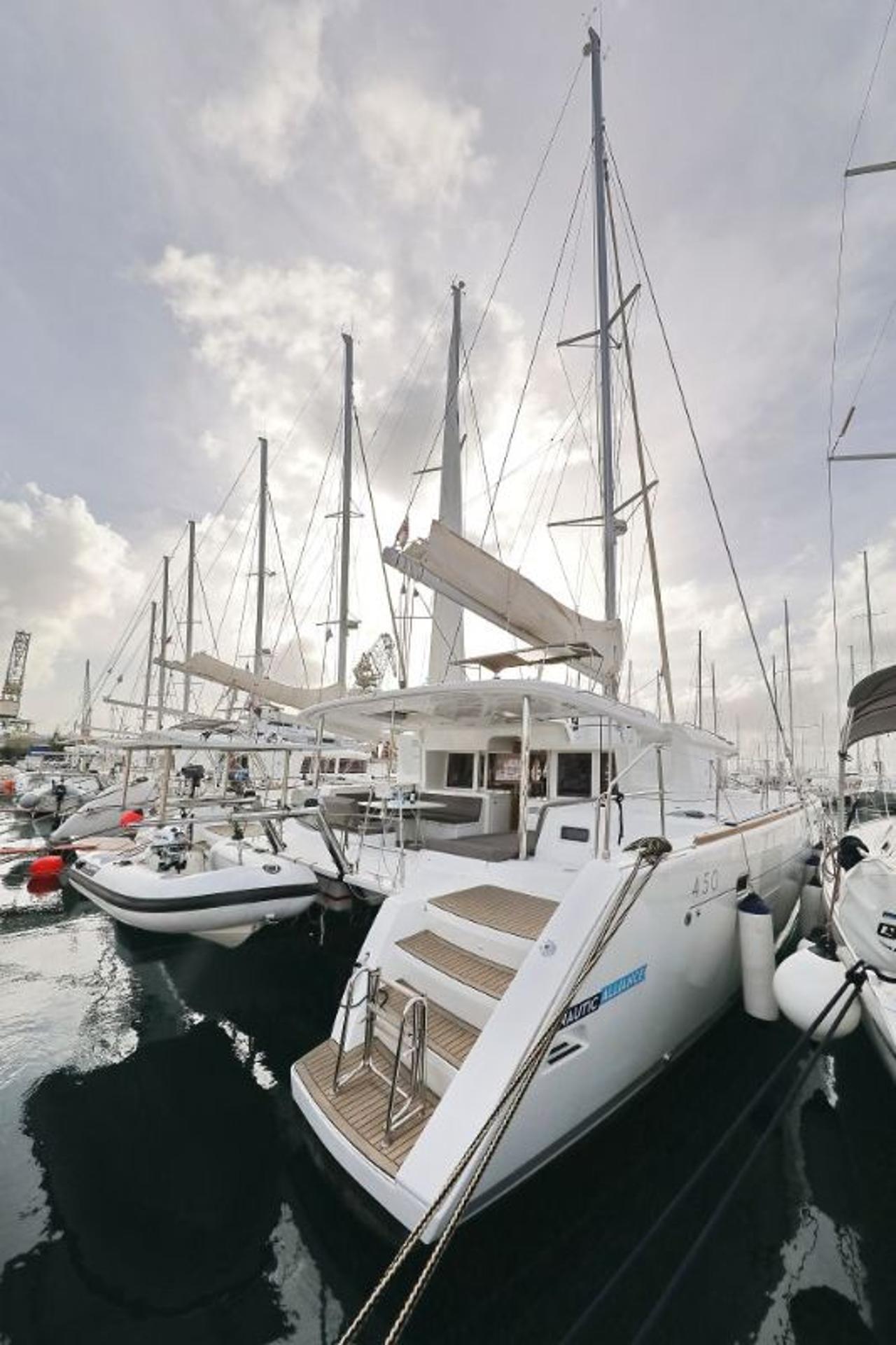 Charter Lagoon 450 F - 4 + 2 cab. "Lydia" in Trogir | Nautilus - Slika 3