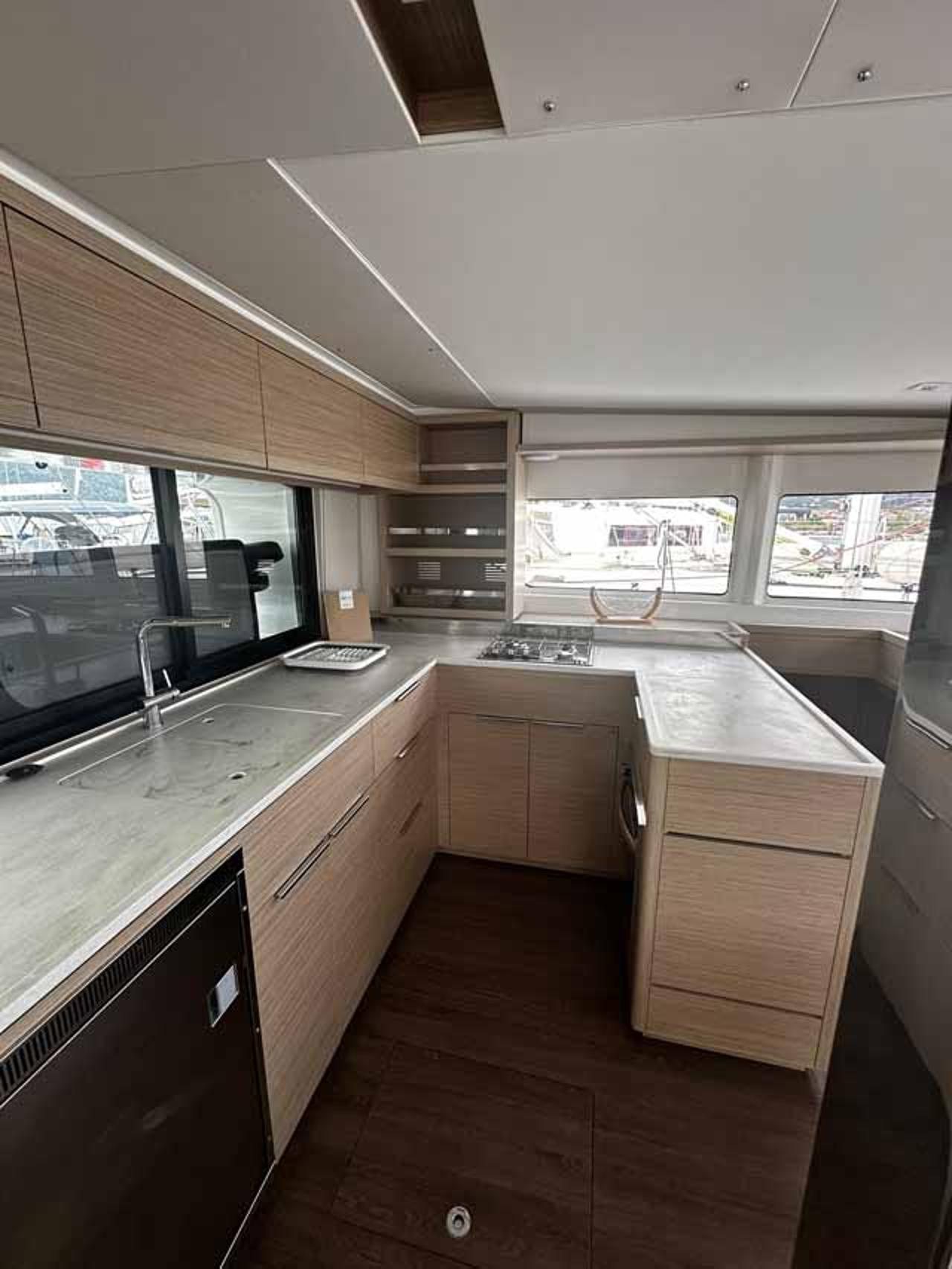 Najam Lagoon 46 - 4 + 2 cab. "Gemini" u destinaciji Figari/Golfo Aranci | Nautilus - Slika 4