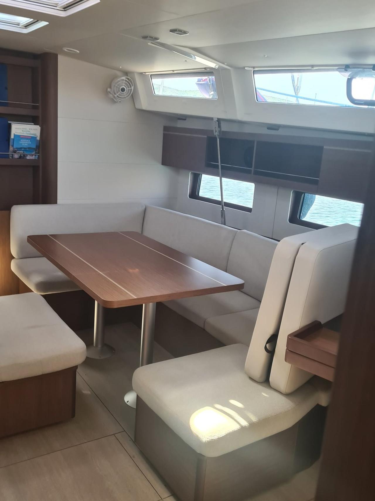 Najam Oceanis 46.1 Performance Line - 3 cab. "Salina" u destinaciji Figari/Golfo Aranci | Nautilus - Slika 4