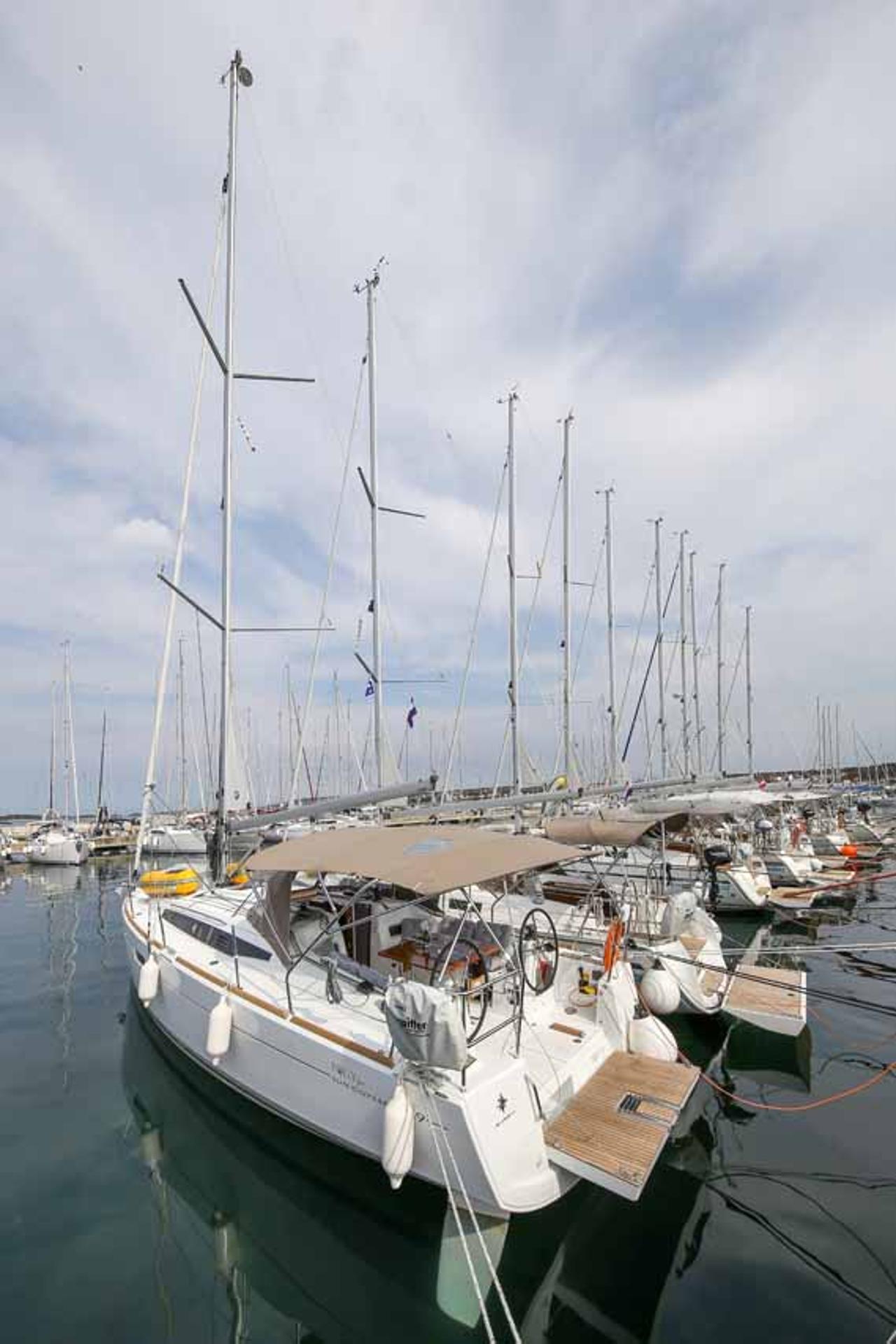 Najam Sun Odyssey 349 - 3 cab. "Polly Fun" u destinaciji Murter | Nautilus - Slika 3