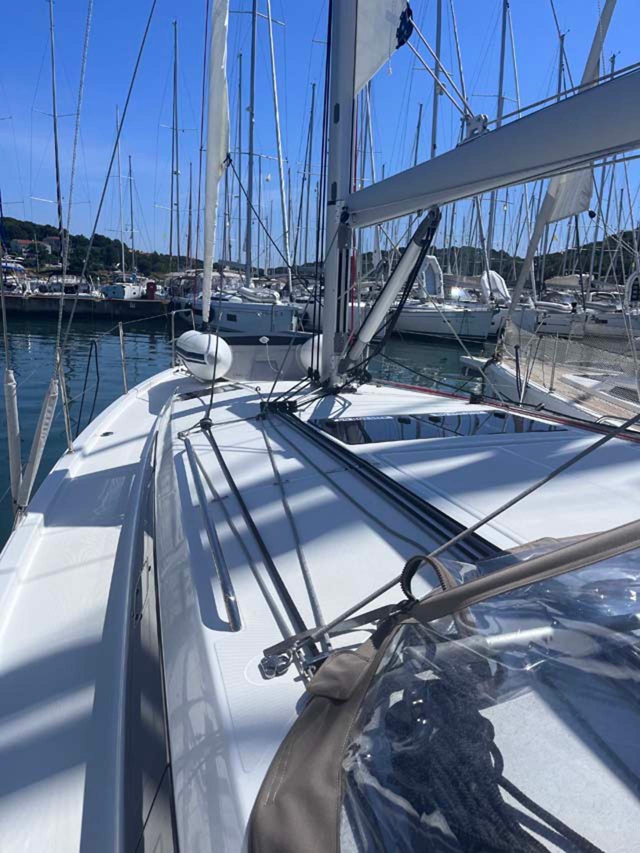 Najam Sun Odyssey 410 - 3 cab. "Tu Tamo 3" u destinaciji Pula | Nautilus - Slika 3