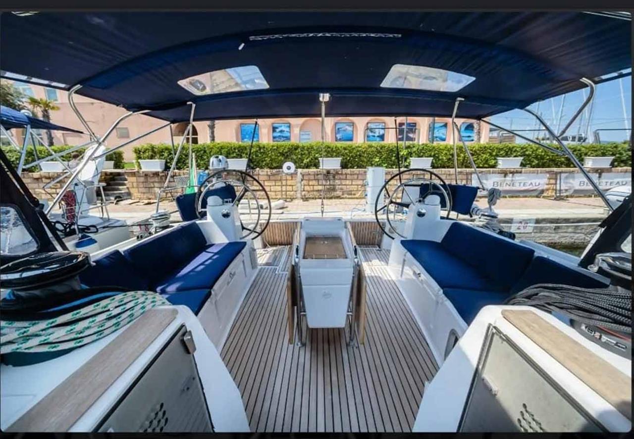 Najam Sun Odyssey 519 - 5 + 1 cab. "Kalos" u destinaciji Tropea | Nautilus - Slika 4