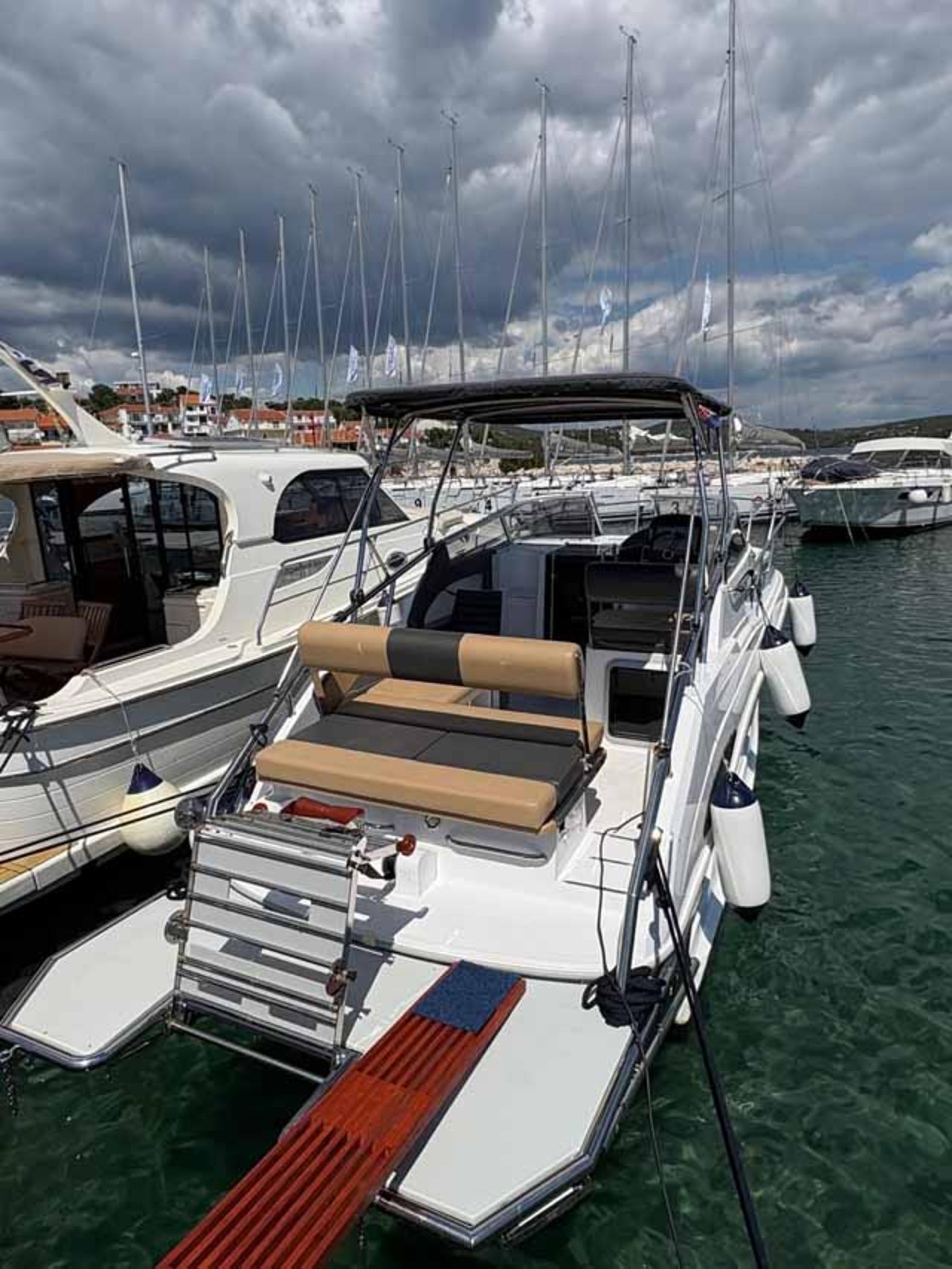 Najam Öchsner SRX30 "Sky" u destinaciji Jezera | Nautilus - Slika 3