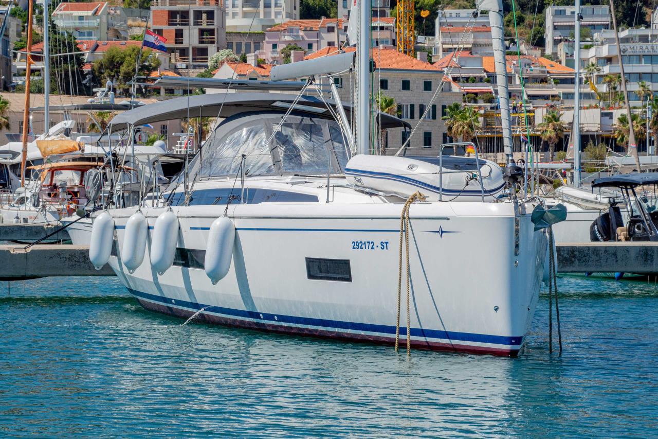 Najam Bavaria C46 - 4 cab. "Sestrica Vela" u destinaciji Split | Nautilus - Slika 3