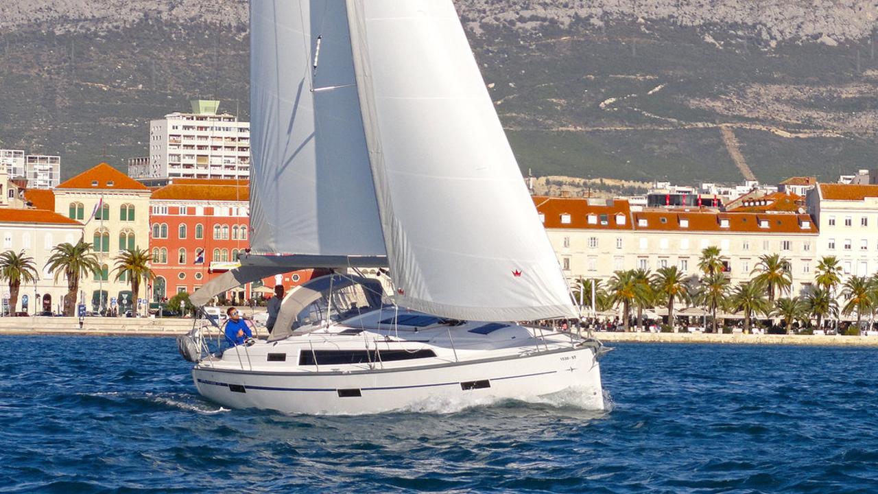 Najam Bavaria Cruiser 37 - 3 cab. "Lirica" u destinaciji Split | Nautilus - Slika 3