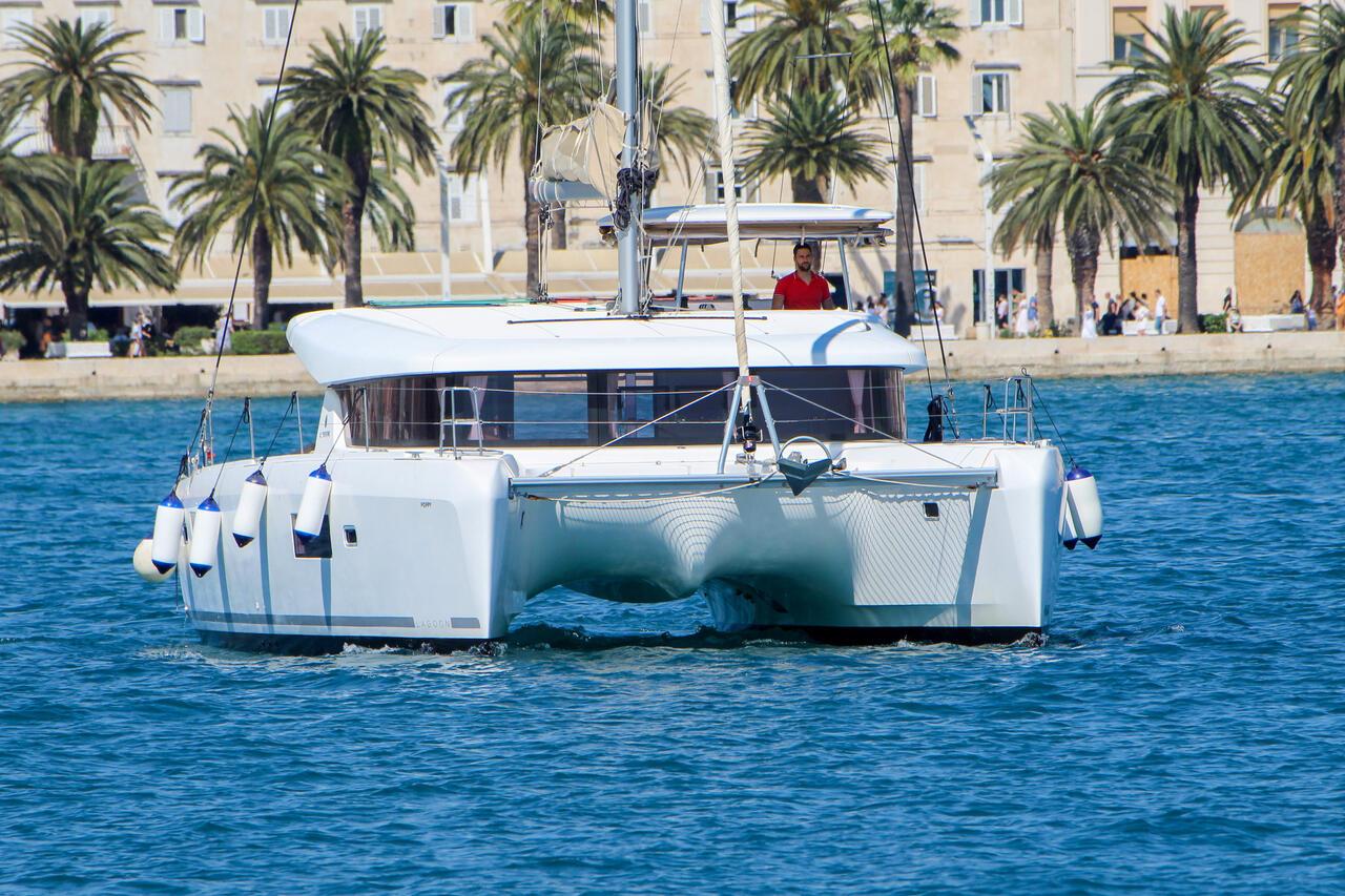 Najam Lagoon 42 - 4 + 2 cab. "Poppy" u destinaciji Split | Nautilus - Slika 4