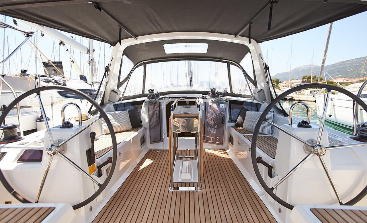 Najam Oceanis 41.1 "Ema III" u destinaciji Kaštela | Nautilus - Slika 4