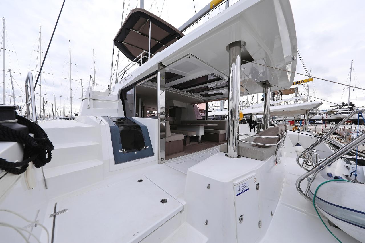 Charter Bali 4.8 - 6 + 2 cab. "Titan" in Trogir | Nautilus - Slika 3